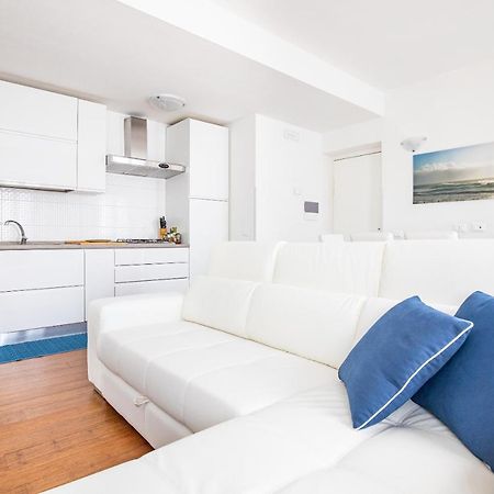 Elena House White Apartment Viareggio Dış mekan fotoğraf