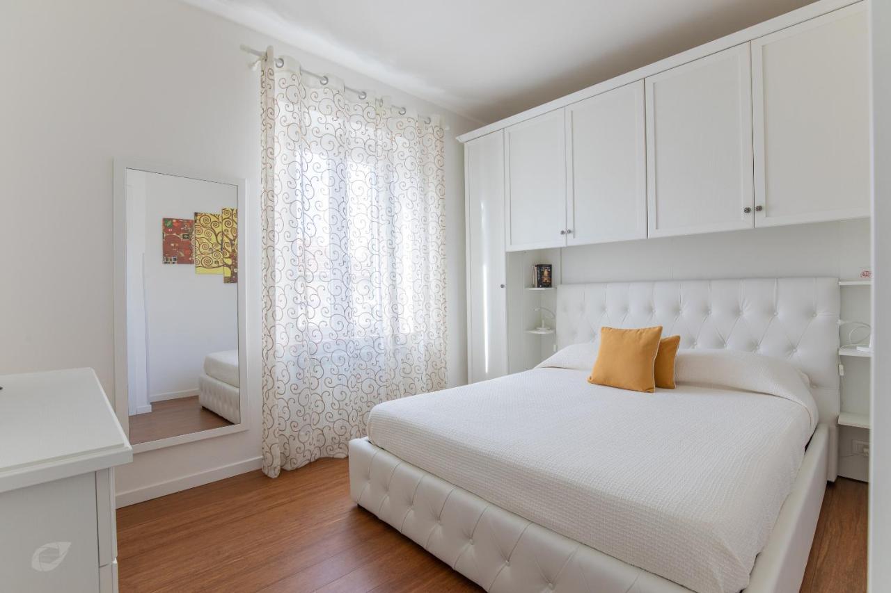 Elena House White Apartment Viareggio Dış mekan fotoğraf