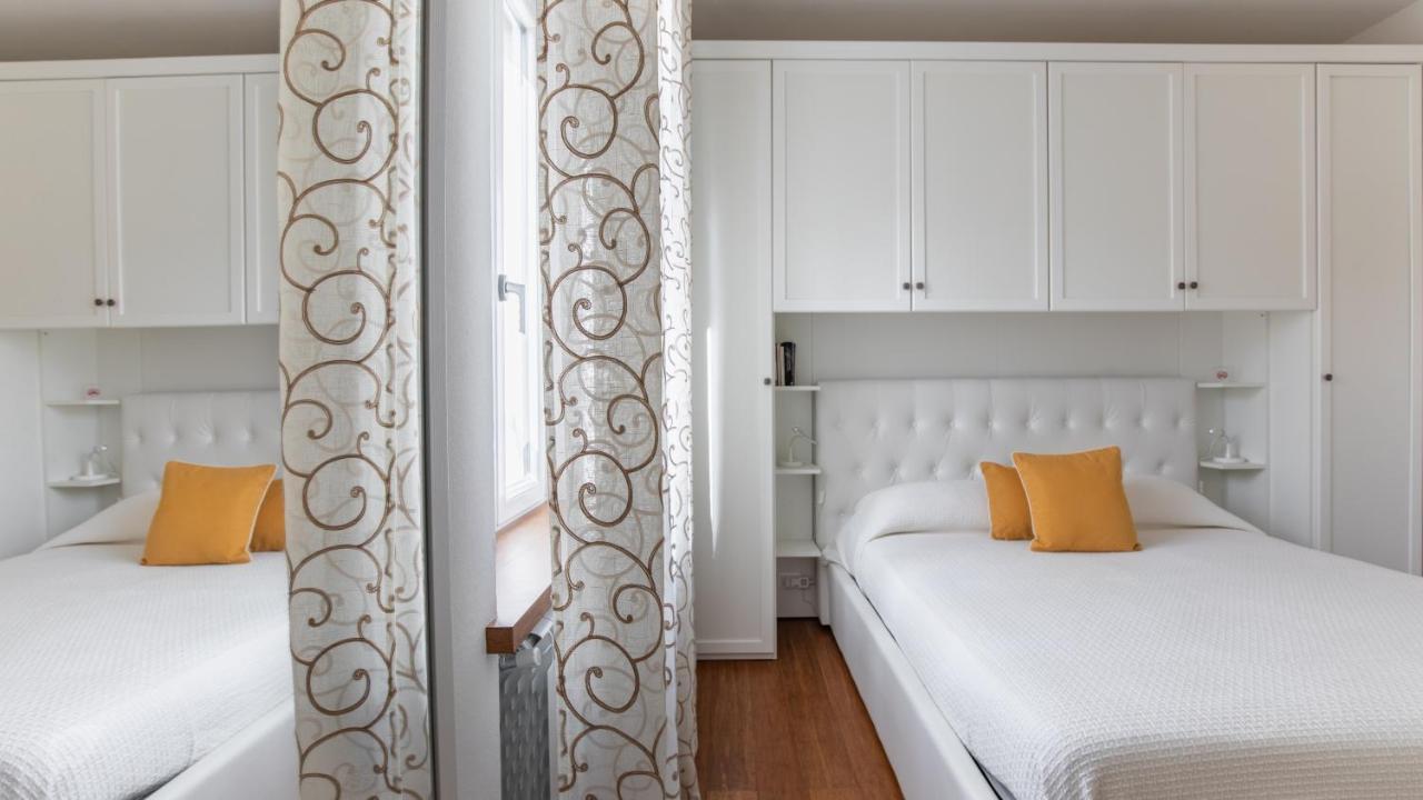 Elena House White Apartment Viareggio Dış mekan fotoğraf