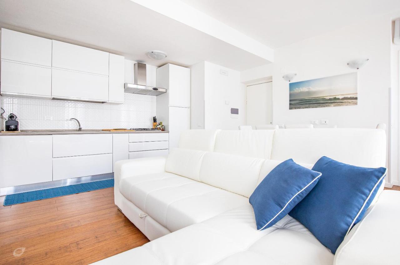 Elena House White Apartment Viareggio Dış mekan fotoğraf