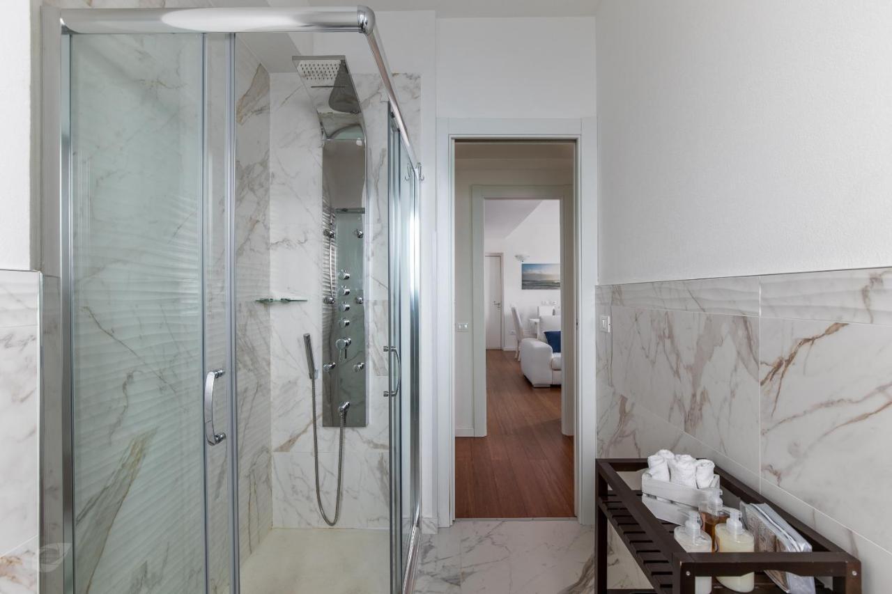 Elena House White Apartment Viareggio Dış mekan fotoğraf