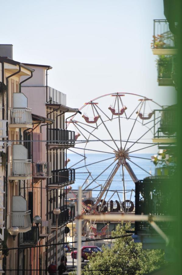 Elena House White Apartment Viareggio Dış mekan fotoğraf