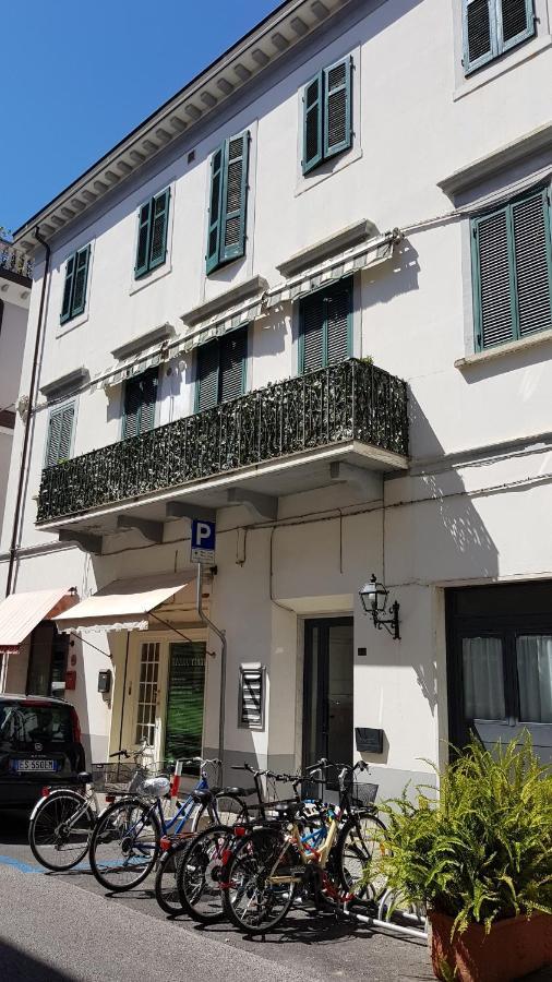 Elena House White Apartment Viareggio Dış mekan fotoğraf